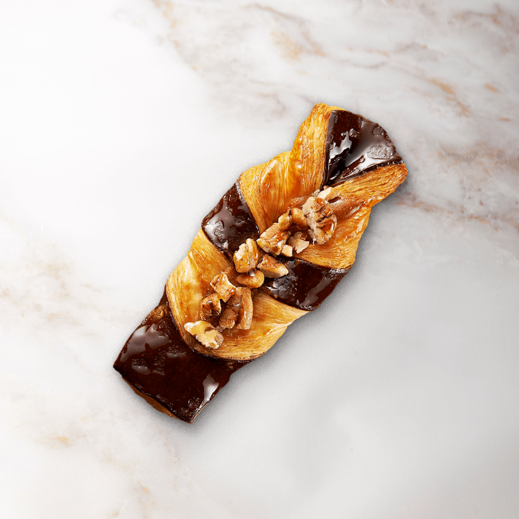Pecan praline boat | Corman International