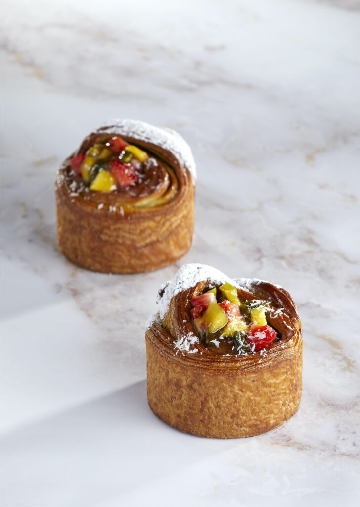 Green-gold swirled bun | Corman International