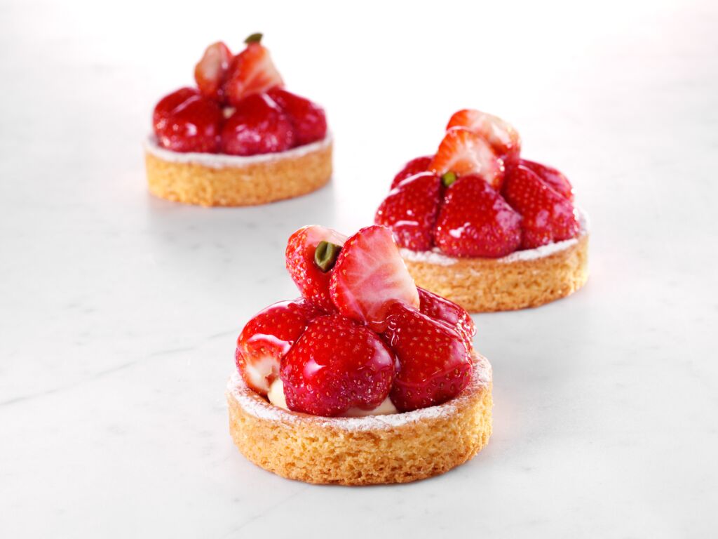 Strawberry shortbread tarts | Corman International