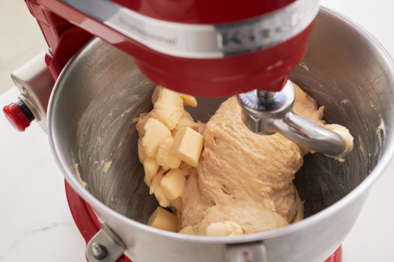 Aggiunta burro a impasto brioche