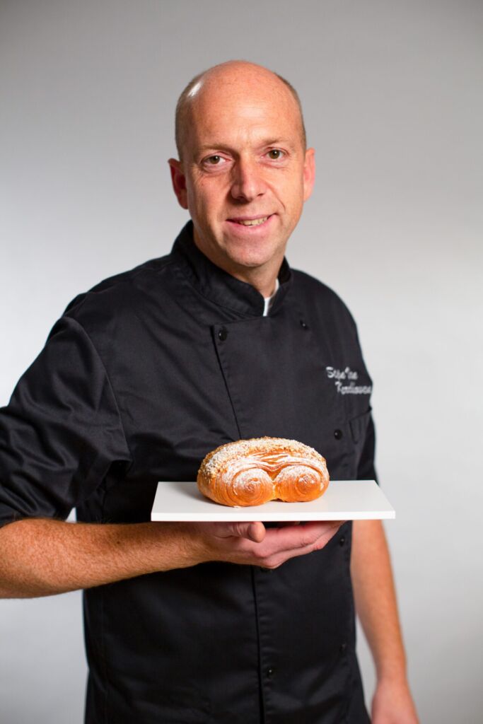 Stijn Van Kerckhoven con pain au chocolat paris-brest