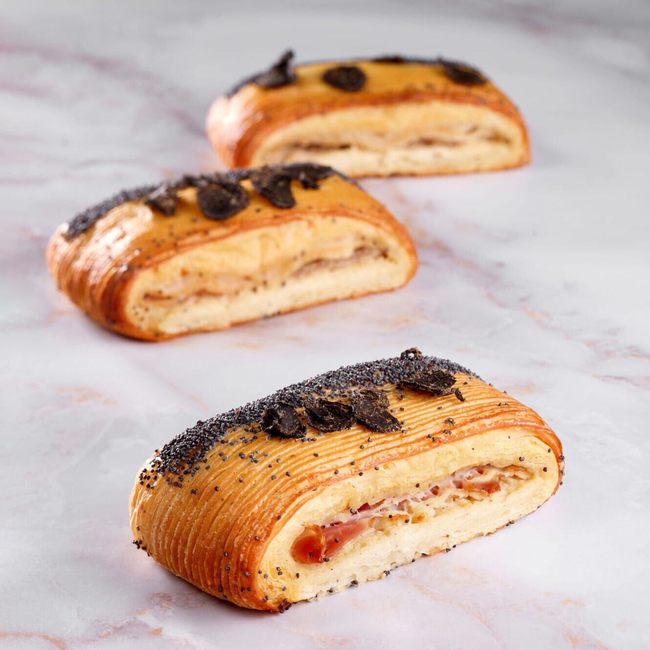 Ricetta Bacon Suisse, uova di quaglia e tartufo per arricchire la tua offerta di pasticceria salata